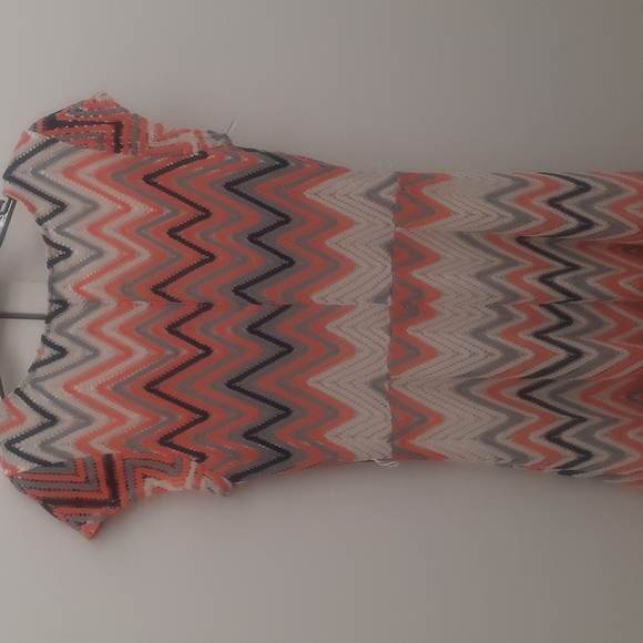 Sharagano Crochet Chevron Dress , size 6 Fit & Flare - Picture 8 of 8